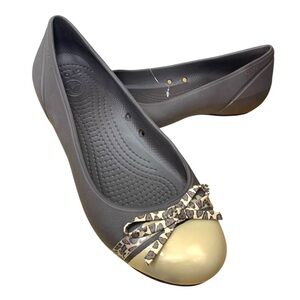 CROCS  Brown Ballet Flat Beige Cap Toe Leopard Bow Sz 7 Feminine Neutral Shoes